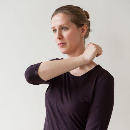 Tap on the shoulder (Gallbladder 21) to release tension. Discouraged during pregnancy.